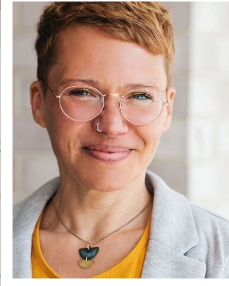 Frau Esther Braus-Weixler